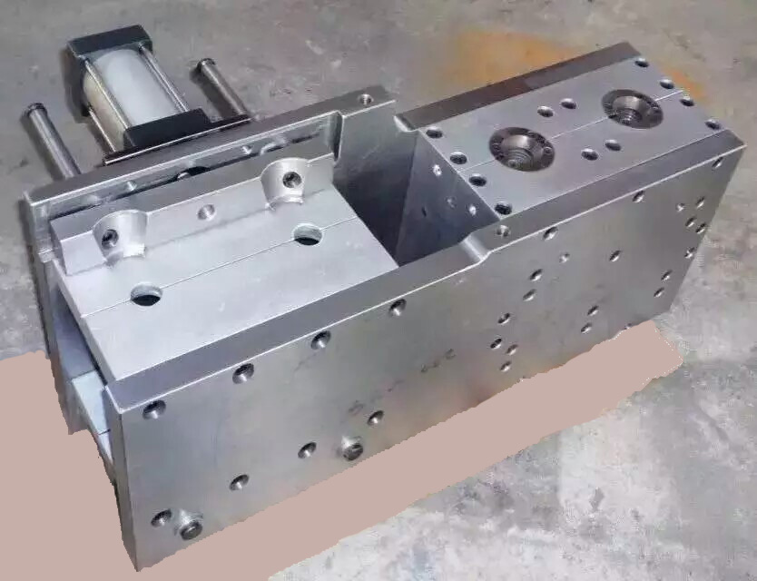 Blow mold
